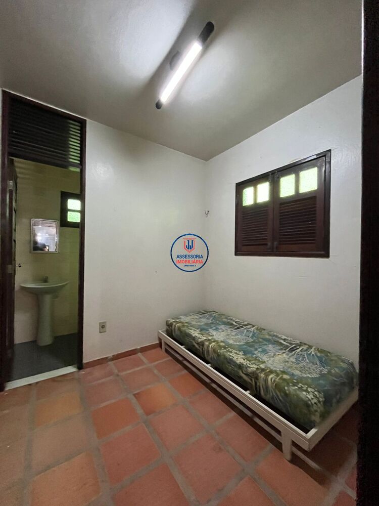 Casa à venda com 5 quartos, 200m² - Foto 10