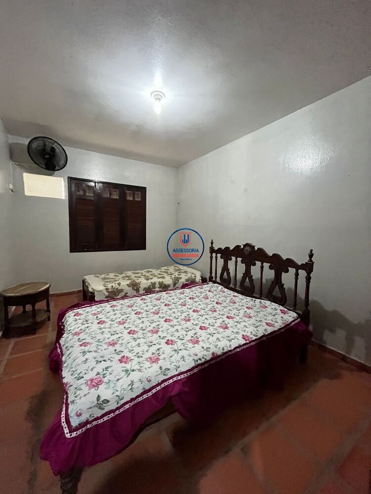 Casa à venda com 5 quartos, 200m² - Foto 7