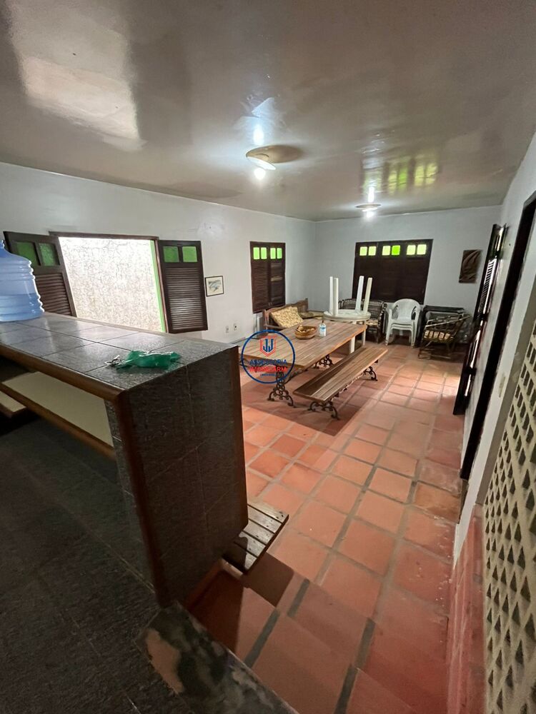 Casa à venda com 5 quartos, 200m² - Foto 12