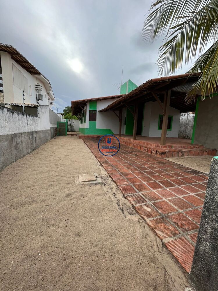 Casa à venda com 5 quartos, 200m² - Foto 14