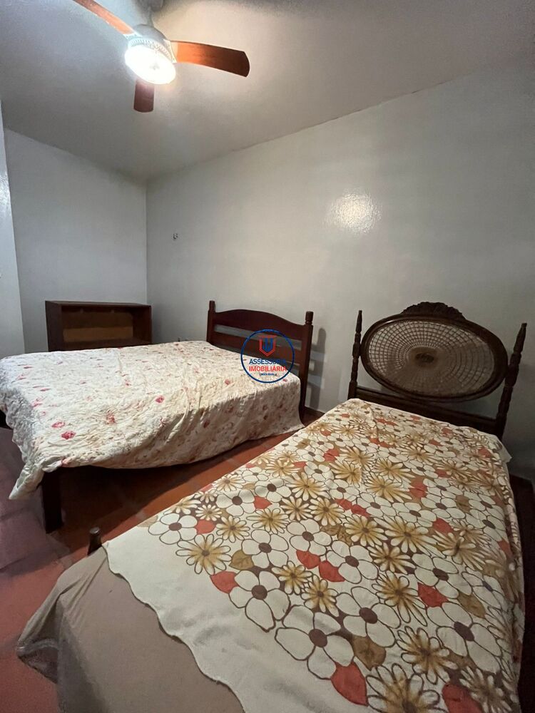 Casa à venda com 5 quartos, 200m² - Foto 9
