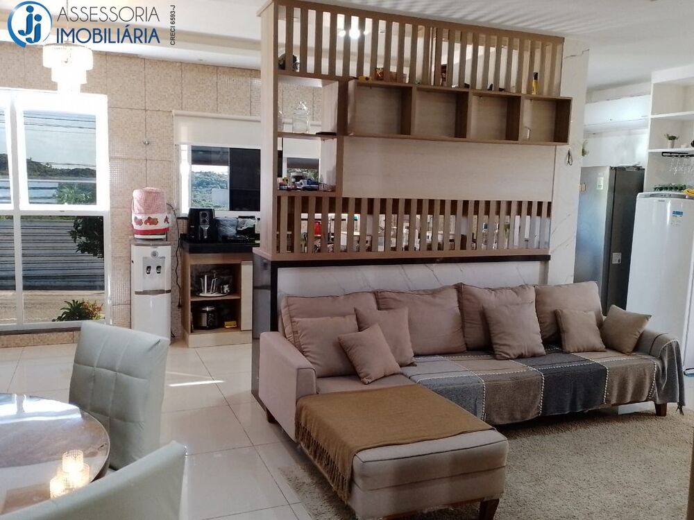 Casa à venda com 3 quartos, 170m² - Foto 1