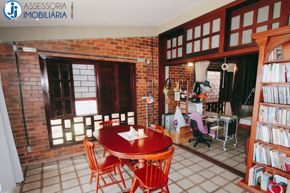 Casa à venda com 4 quartos, 381m² - Foto 7