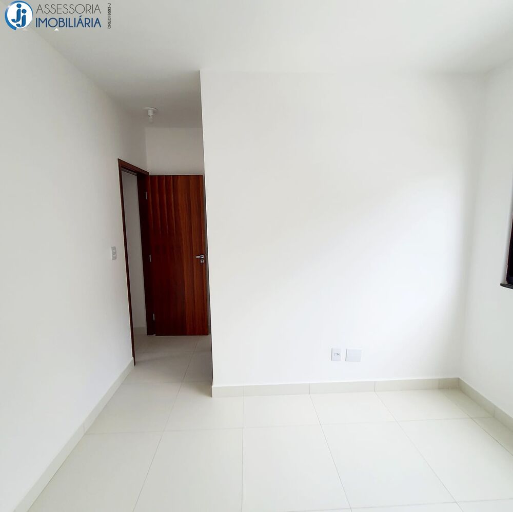 Casa à venda com 2 quartos, 61m² - Foto 4