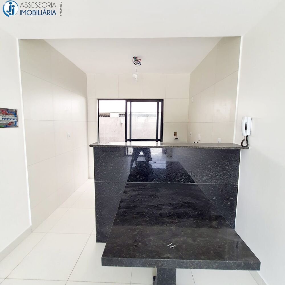 Casa à venda com 2 quartos, 61m² - Foto 2