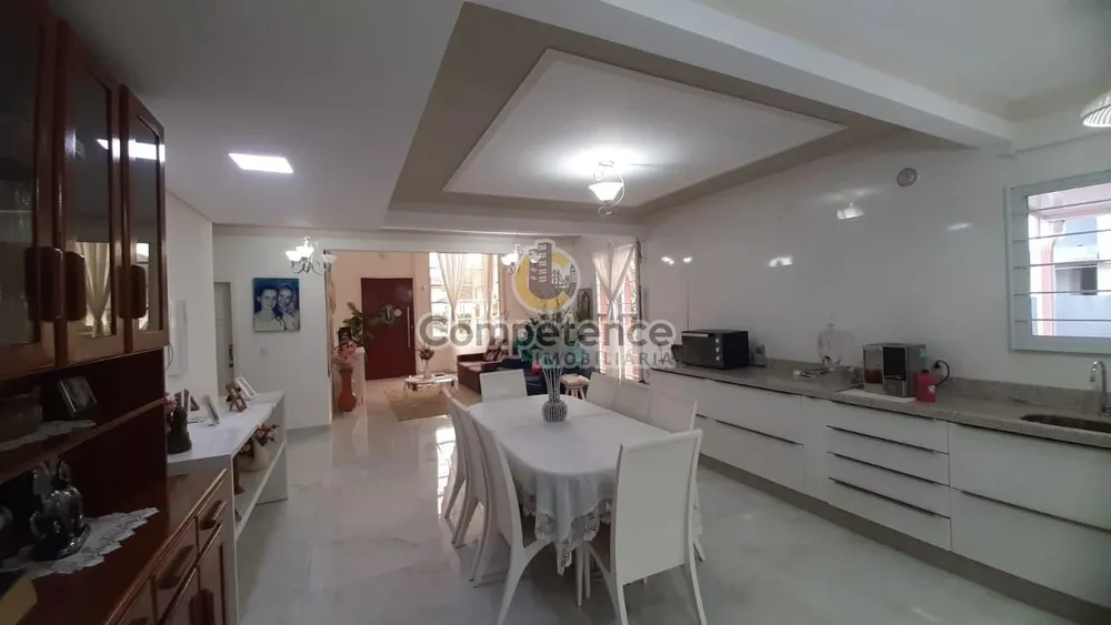 Casa, 3 quartos, 257 m² - Foto 4