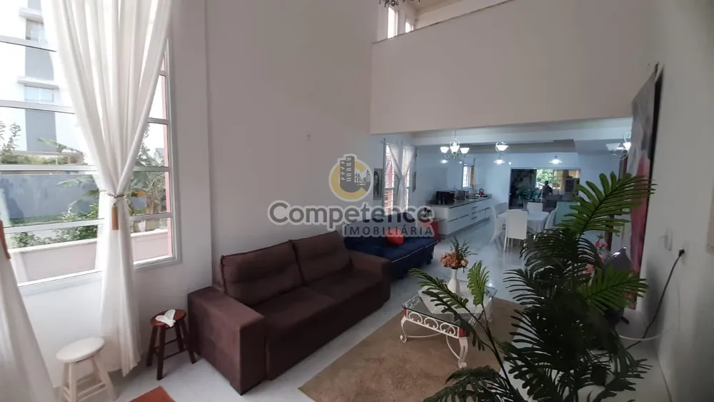 Casa, 3 quartos, 257 m² - Foto 2