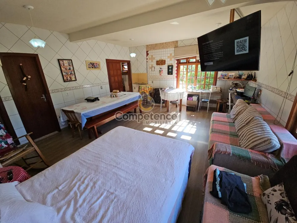 Chácara, 3 quartos, 1244 m² - Foto 2