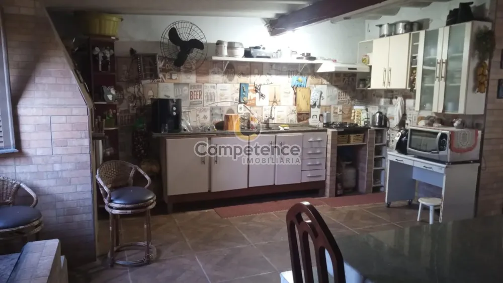 Casa, 4 quartos, 210 m² - Foto 2