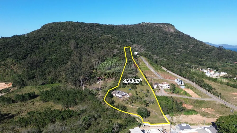 Sítio, 3 quartos, 9659 m² - Foto 1