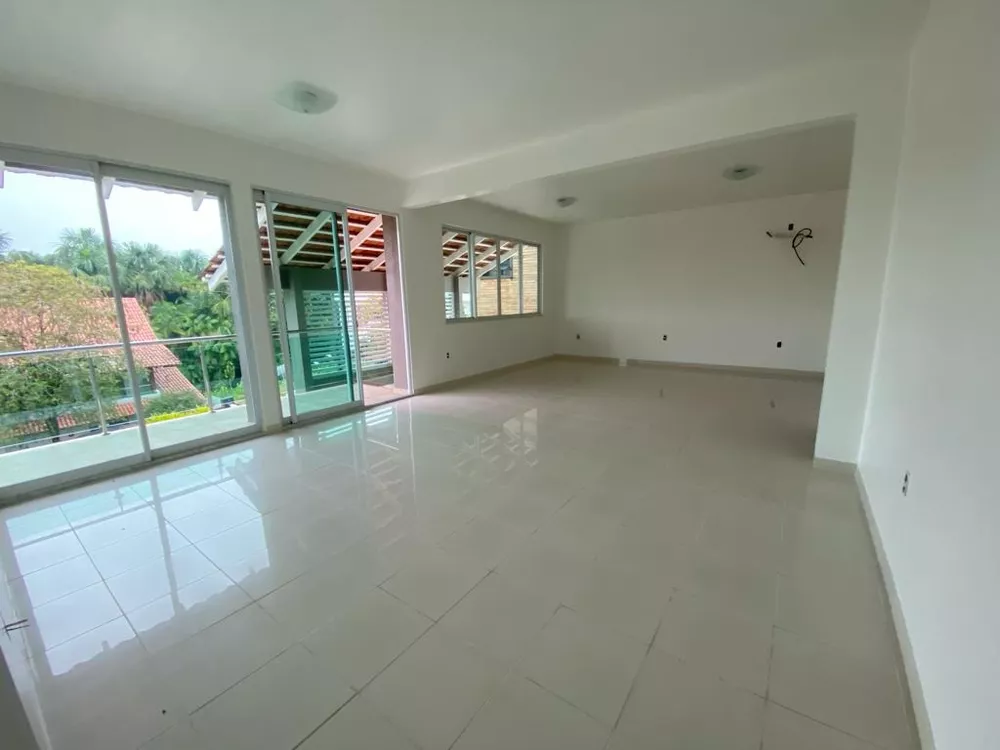 Casa à venda com 4 quartos, 449m² - Foto 2