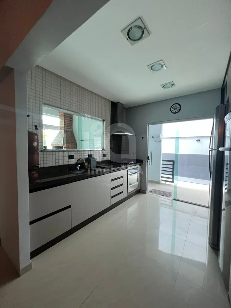Casa, 3 quartos, 280 m² - Foto 3