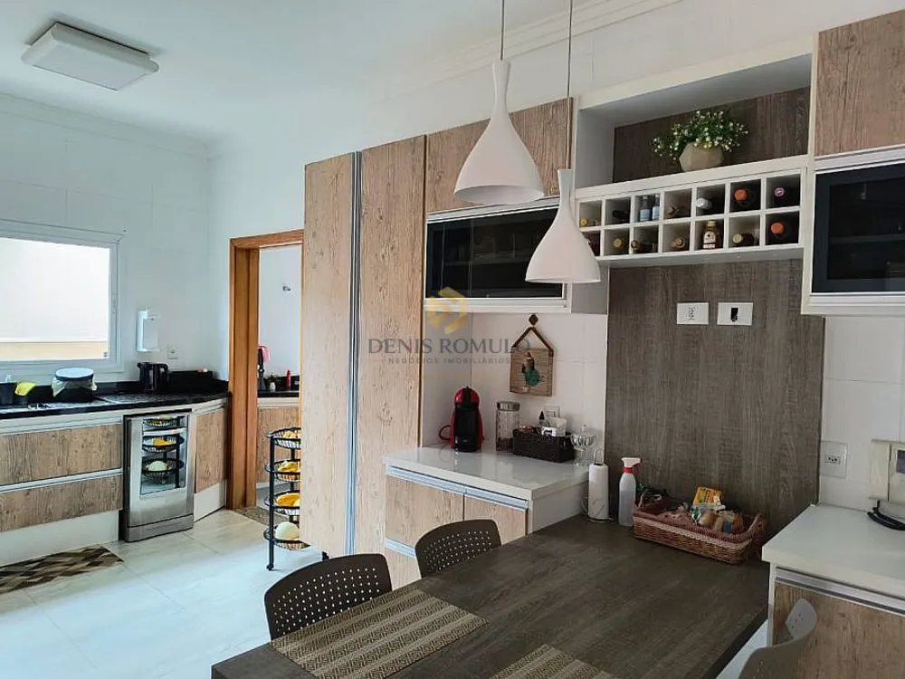 Casa, 3 quartos, 230 m² - Foto 2