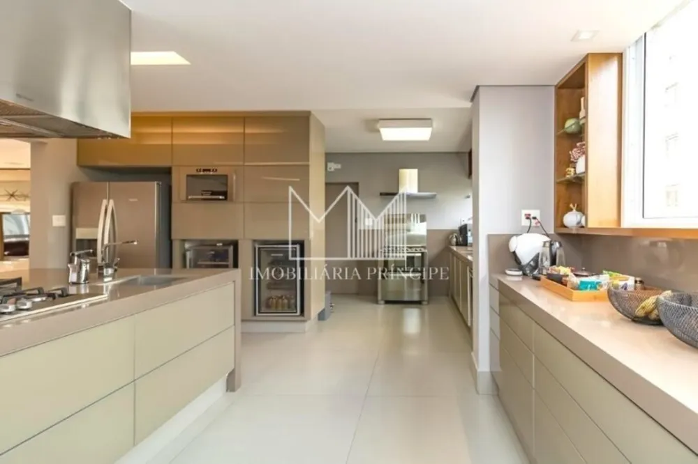 Apartamento, 3 quartos, 220 m² - Foto 1