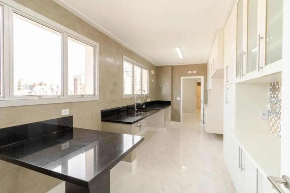 Apartamento, 4 quartos, 211 m² - Foto 1