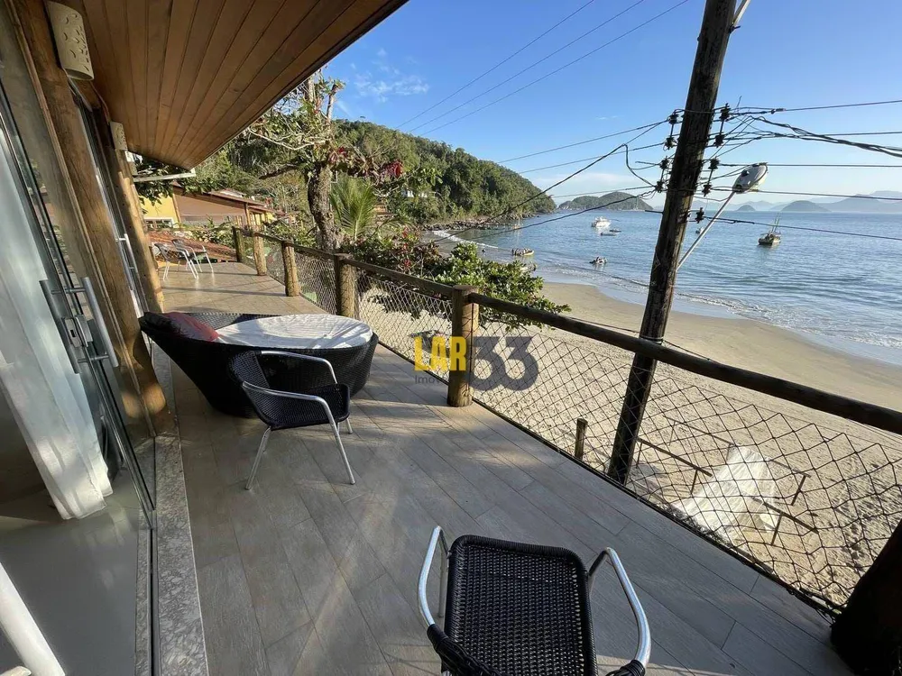 Casa, 6 quartos, 260 m² - Foto 1
