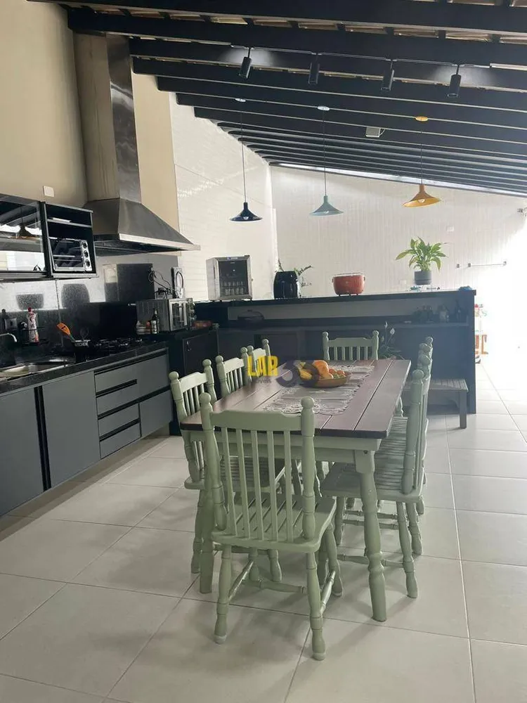 Cobertura, 3 quartos, 174 m² - Foto 2