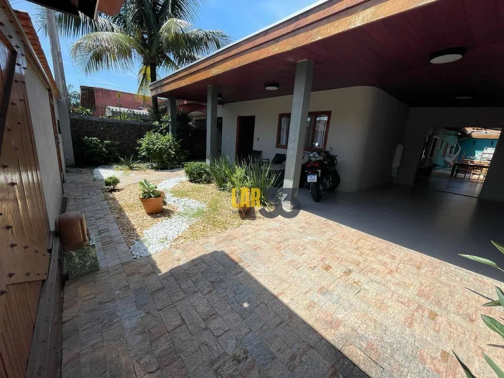 Casa, 4 quartos, 204 m² - Foto 2