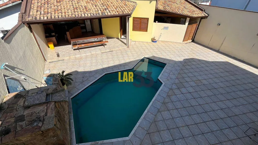 Sobrado, 5 quartos, 375 m² - Foto 1