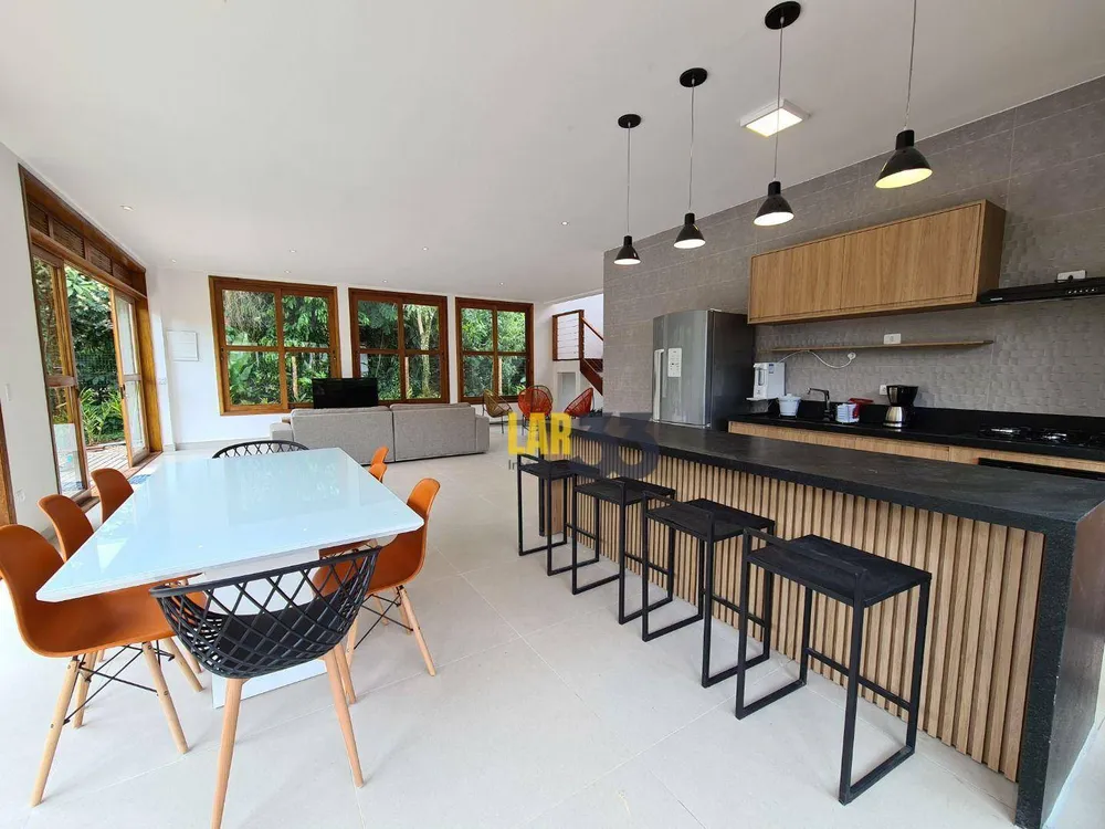 Casa, 4 quartos, 273 m² - Foto 2