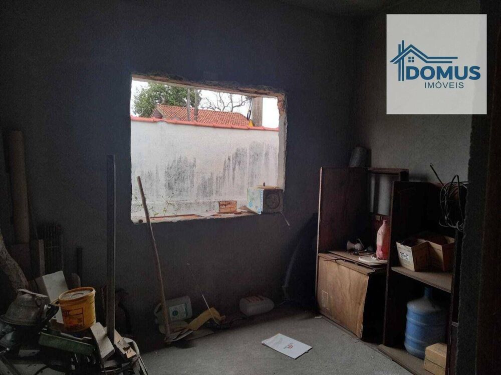 Casa à venda com 3 quartos, 220m² - Foto 2