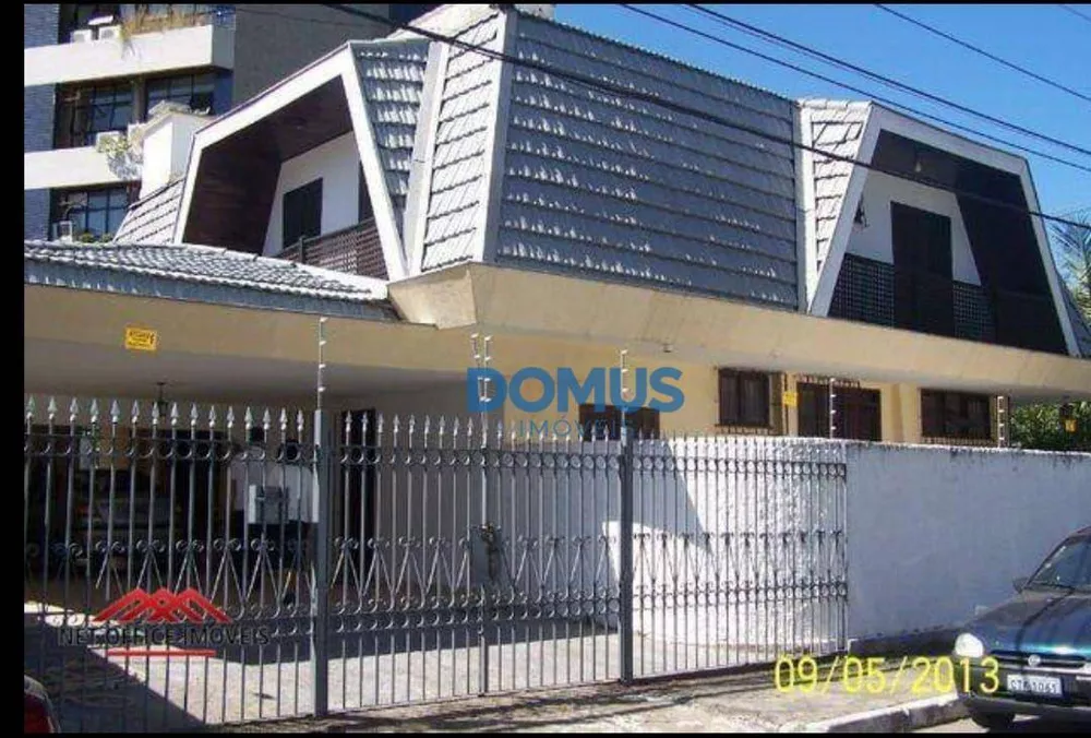 Casa para alugar com 4 quartos, 340m² - Foto 2