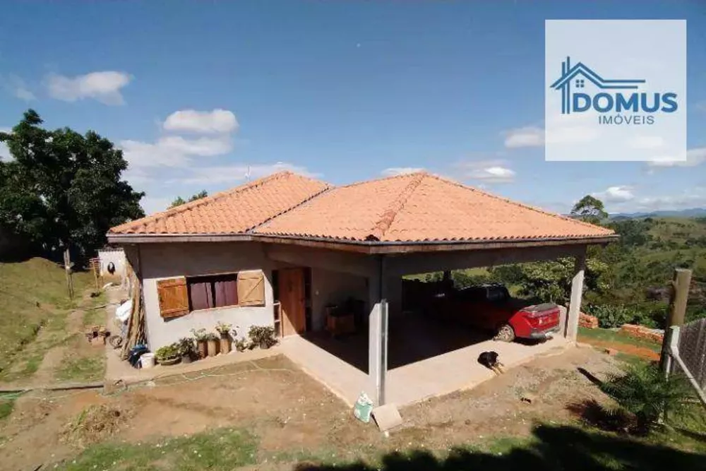 Chácara, 4 quartos, 2500 m² - Foto 1