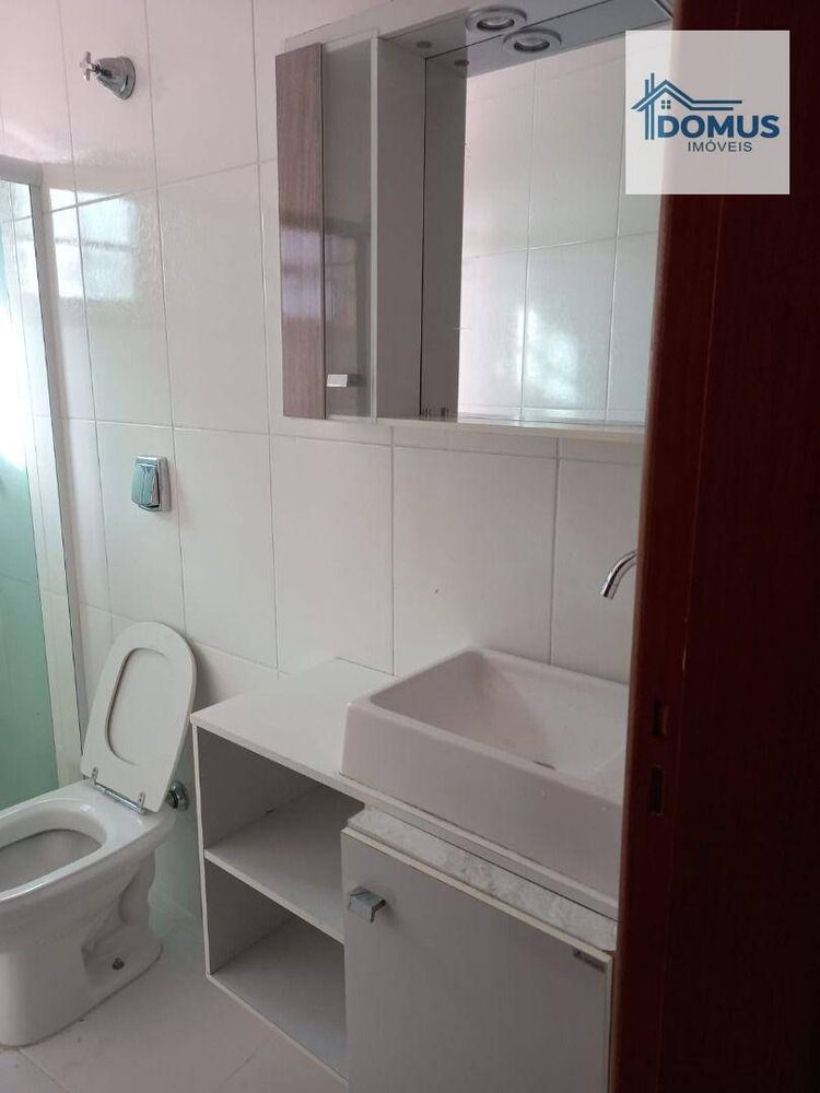 Casa à venda com 3 quartos, 239m² - Foto 4