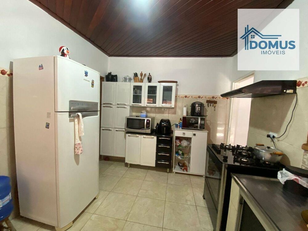 Casa à venda com 3 quartos, 146m² - Foto 3