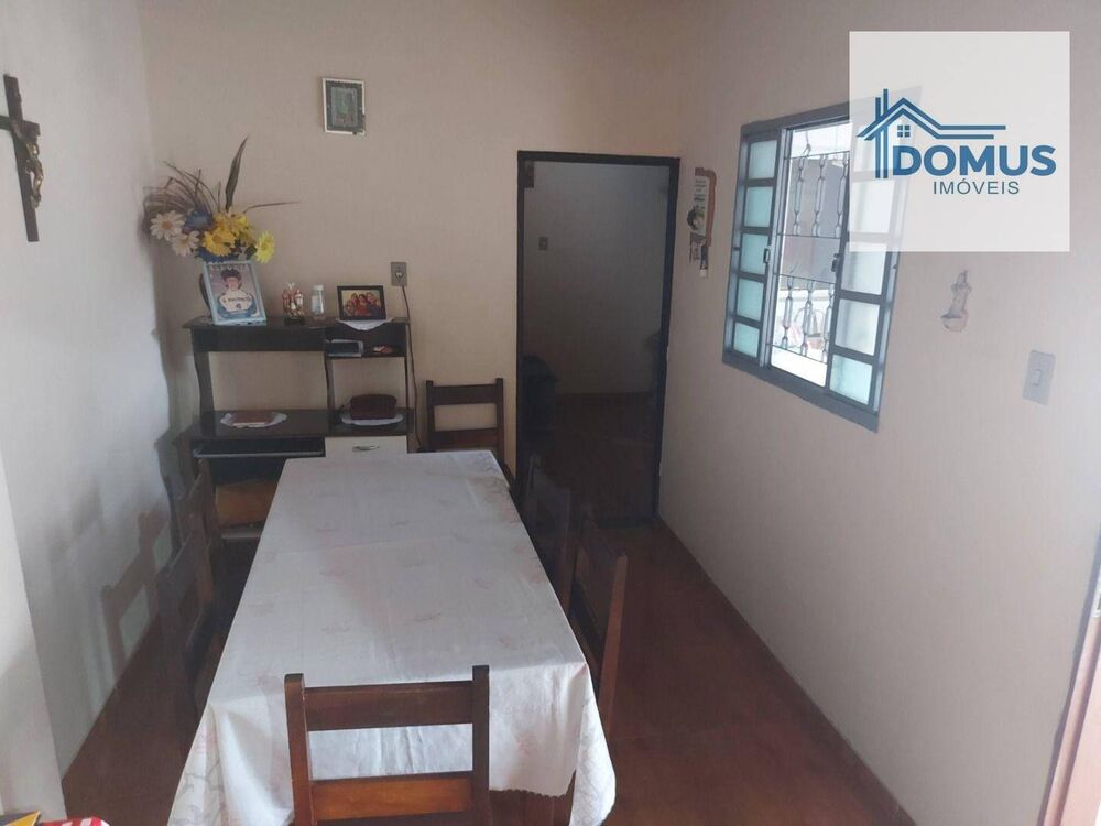 Casa à venda com 5 quartos, 166m² - Foto 7