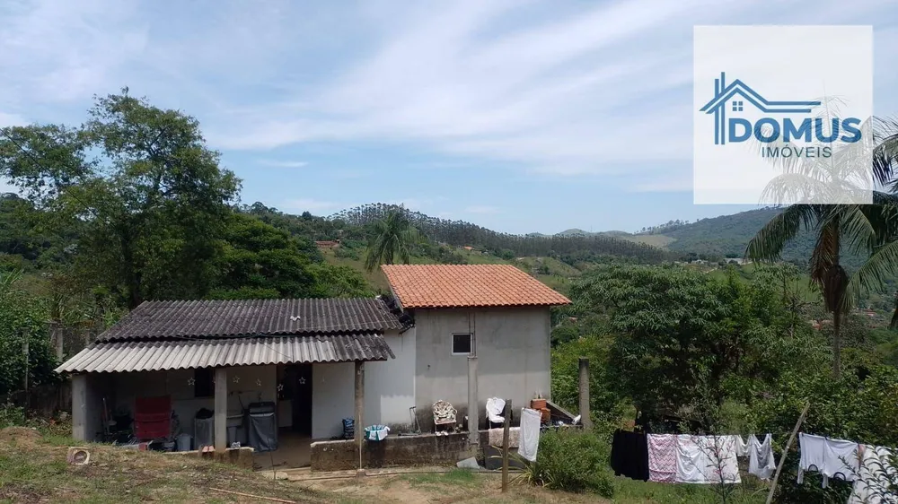 Chácara, 3 quartos, 1090 m² - Foto 1