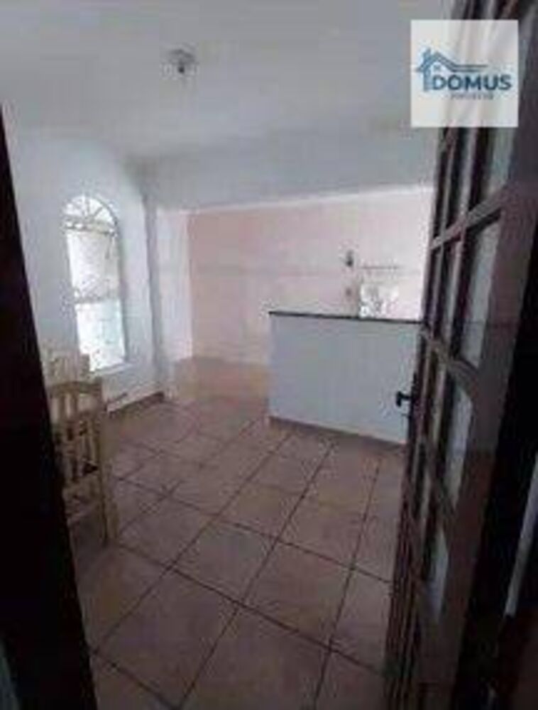 Casa à venda com 3 quartos, 101m² - Foto 2