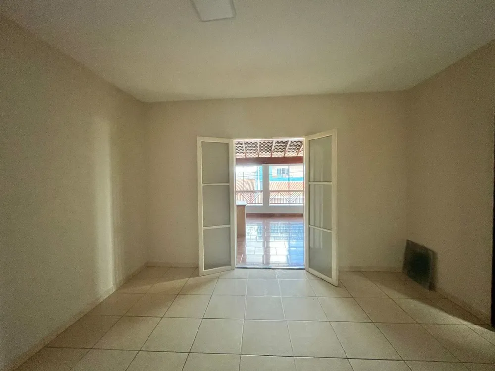Casa, 3 quartos, 203 m² - Foto 1