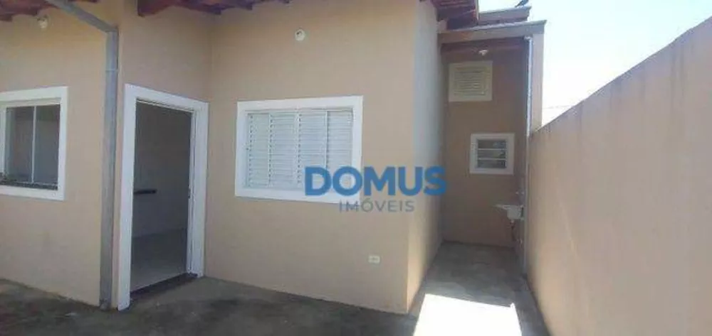 Casa à venda com 2 quartos, 65m² - Foto 1