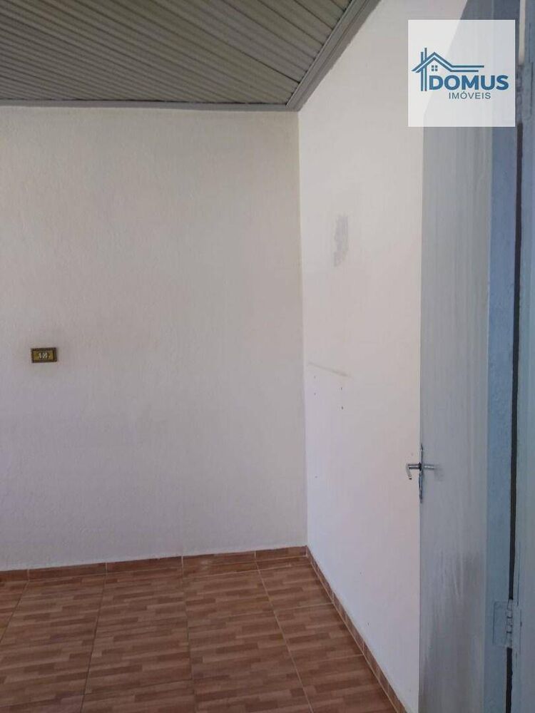 Casa à venda com 4 quartos, 98m² - Foto 4