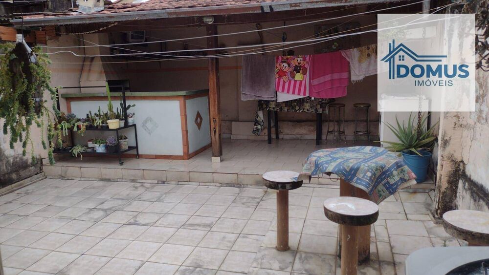 Casa à venda com 5 quartos, 164m² - Foto 11