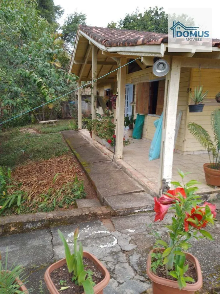Chácara, 3 quartos, 1698 m² - Foto 1