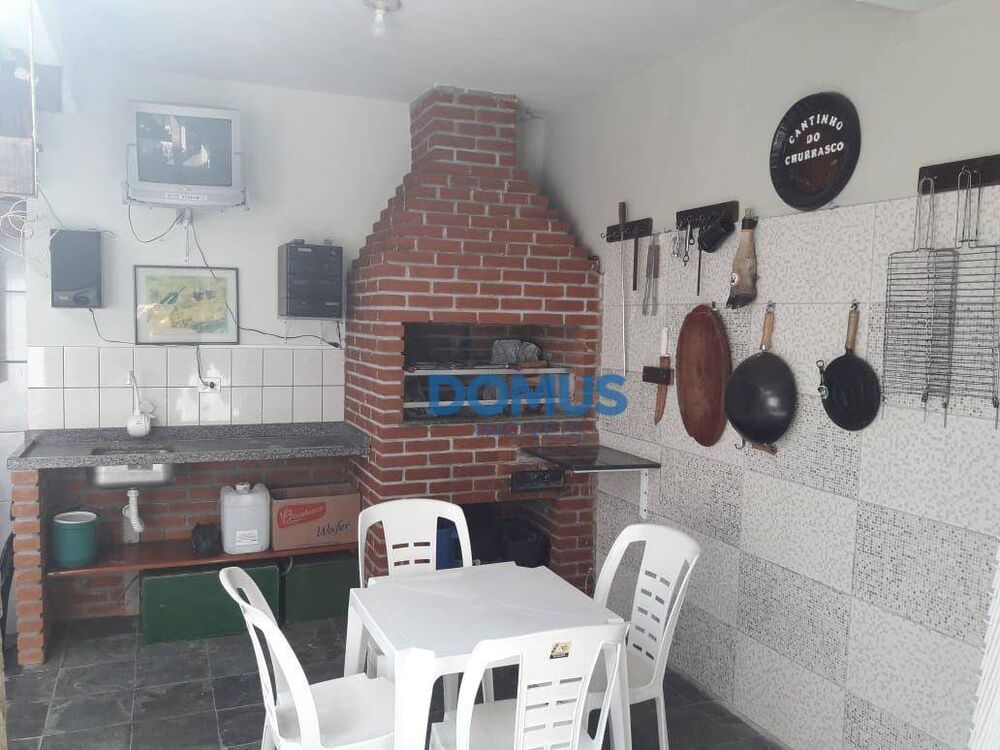 Casa, 3 quartos, 220 m² - Foto 1