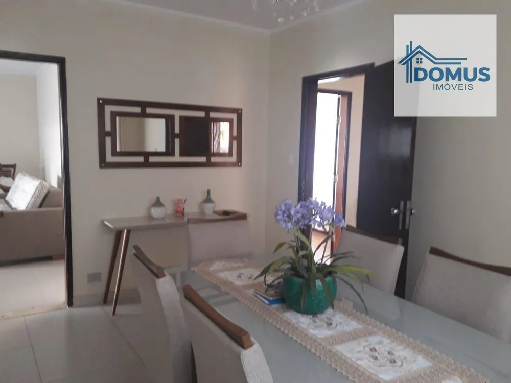 Casa, 4 quartos, 248 m² - Foto 1