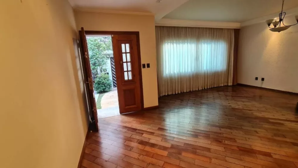 Casa à venda com 3 quartos, 337m² - Foto 1