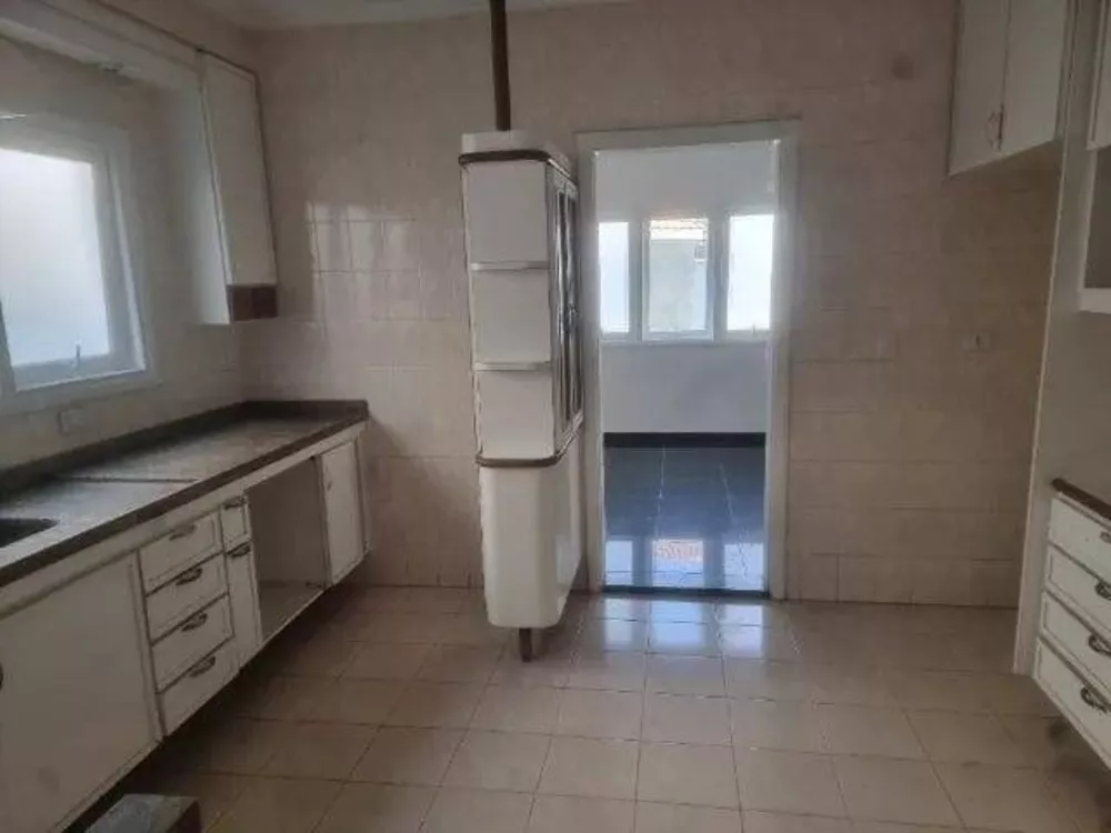 Casa para alugar com 4 quartos, 360m² - Foto 7