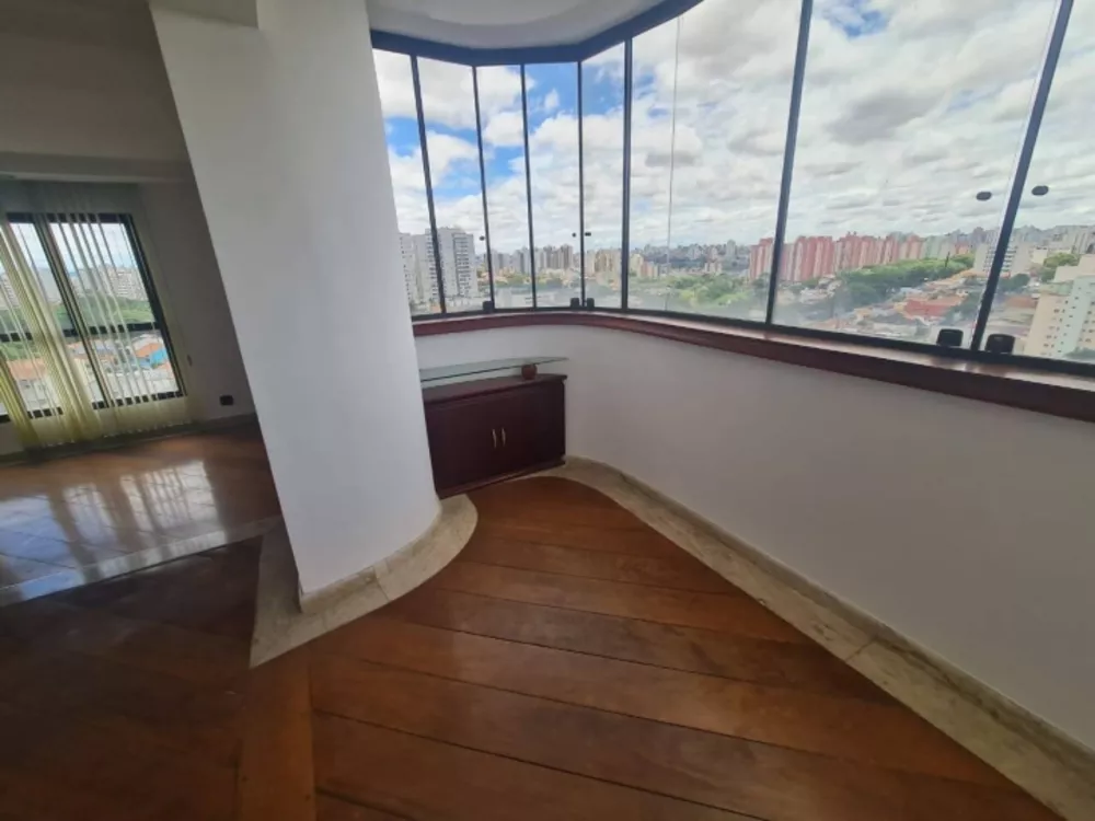 Apartamento para alugar com 3 quartos, 187m² - Foto 3