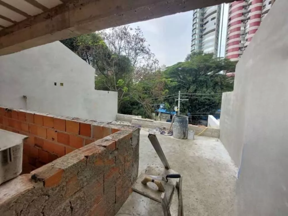 Casa à venda com 3 quartos, 210m² - Foto 1