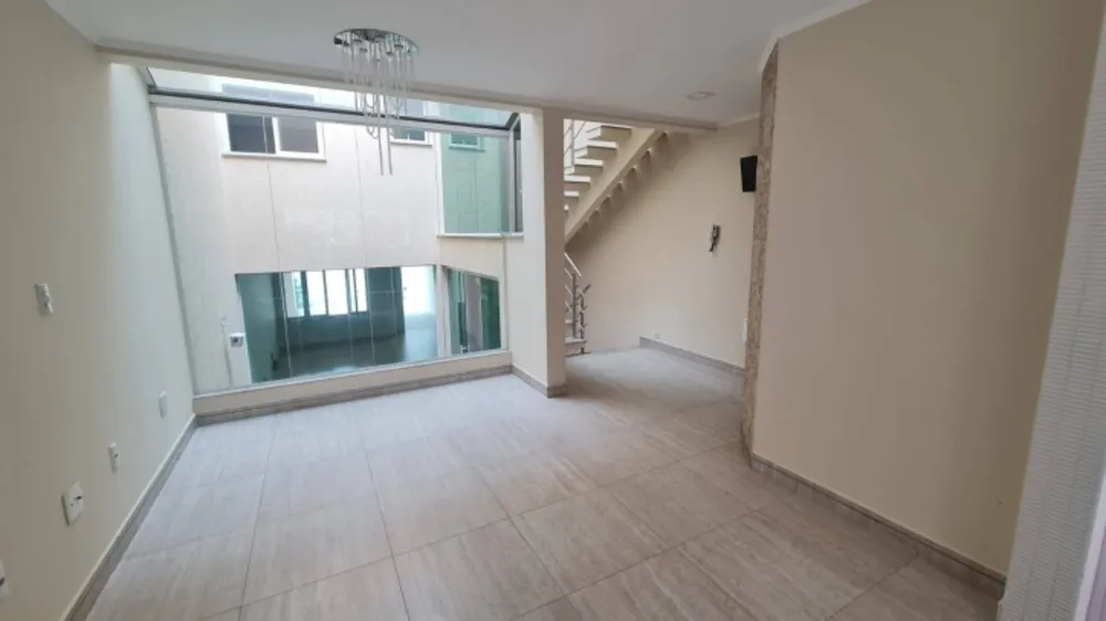 Sobrado, 4 quartos, 250 m² - Foto 1