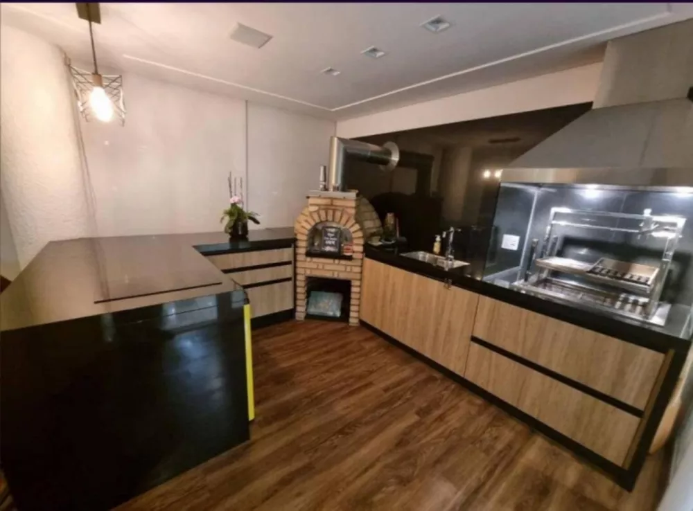 Apartamento para alugar com 3 quartos, 234m² - Foto 1