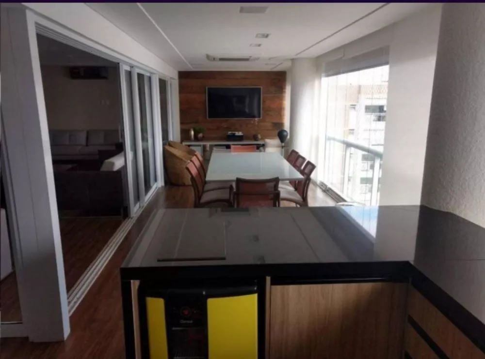 Apartamento para alugar com 3 quartos, 234m² - Foto 2