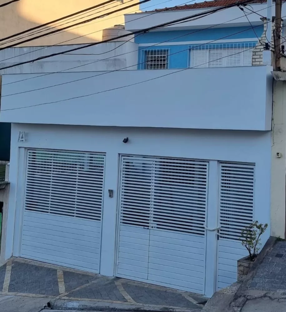 Sobrado à venda com 3 quartos, 210m² - Foto 1