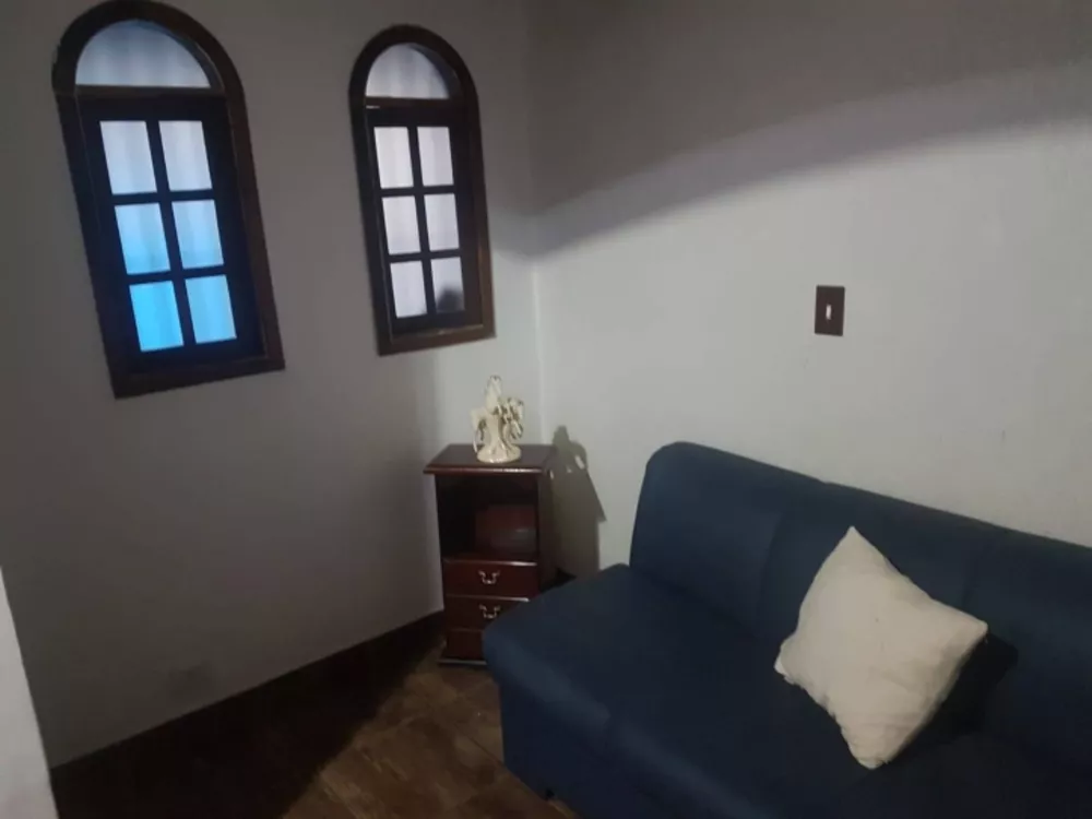 Casa à venda com 3 quartos, 157m² - Foto 1