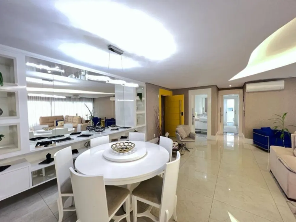 Apartamento, 4 quartos, 234 m² - Foto 1