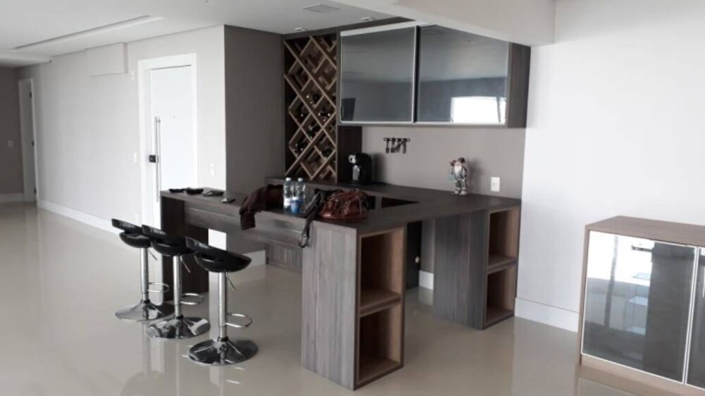 Apartamento à venda com 3 quartos, 304m² - Foto 2